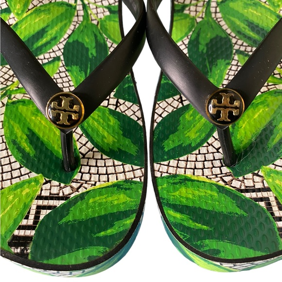 Tory Burch Island Resort Platform Wedge Flip Flop Leaf & Mosaic Print Sandal 9.5 - Picture 3 of 10